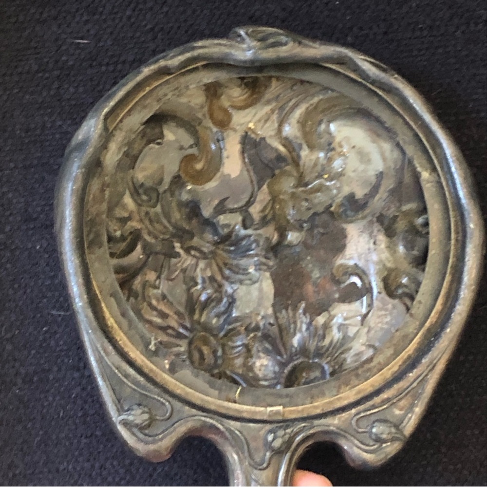 Antique Victorian Art Nouveau Womens Vanity Set Mirror Brush Repousse *no mirror - Picture 7 of 7